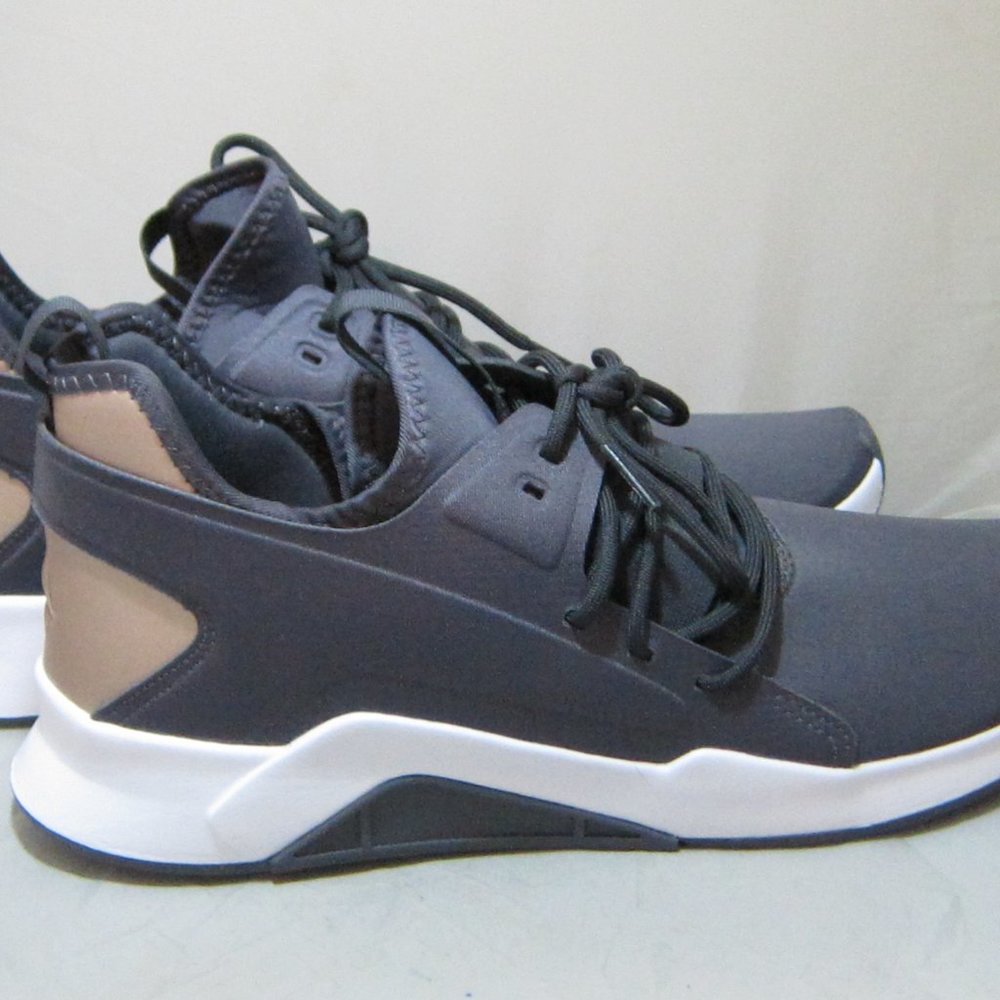 Mens Reebok Athletic Shoes NEW Grey Gold Size 11 Ultralight Practice DV5201 Turn